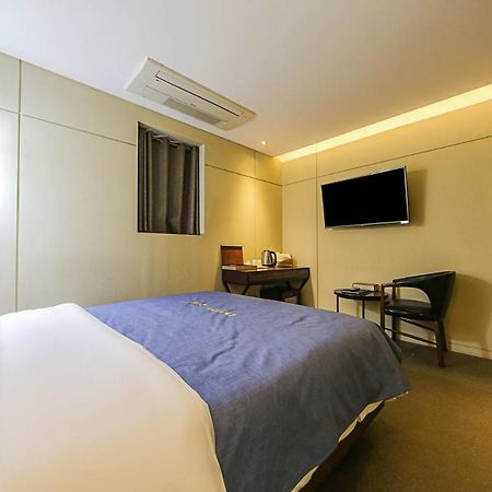 צ'ונצ'און Hotel Myeongjak מראה חיצוני תמונה
