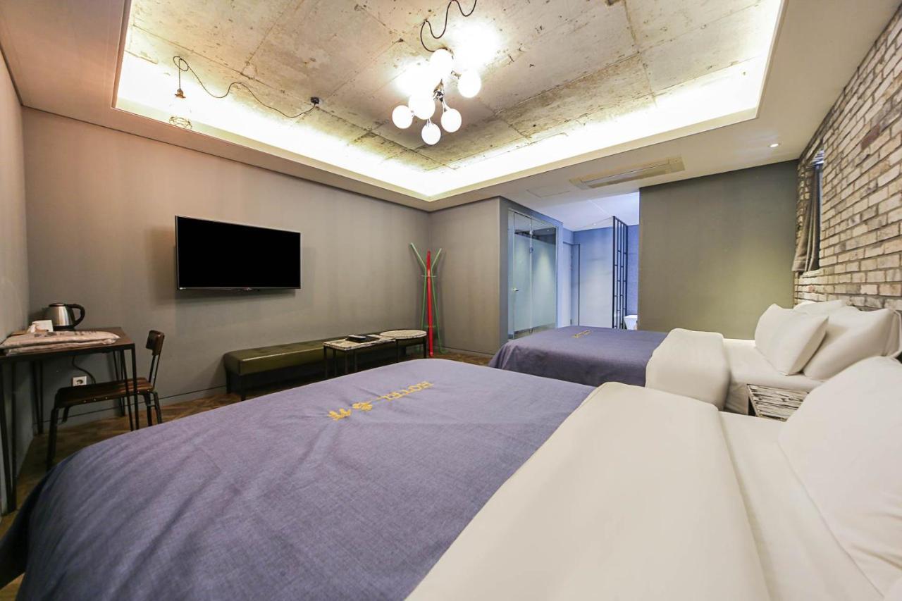 צ'ונצ'און Hotel Myeongjak מראה חיצוני תמונה