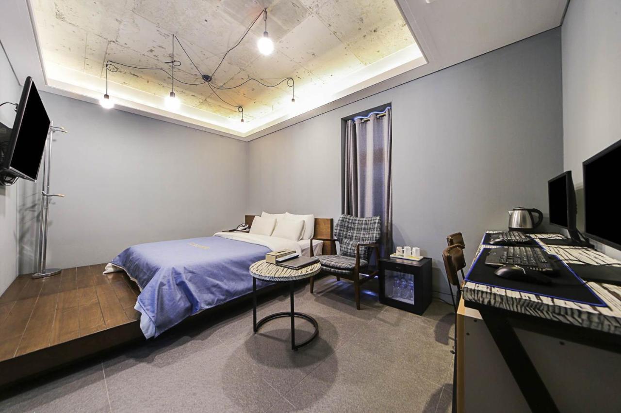 צ'ונצ'און Hotel Myeongjak מראה חיצוני תמונה