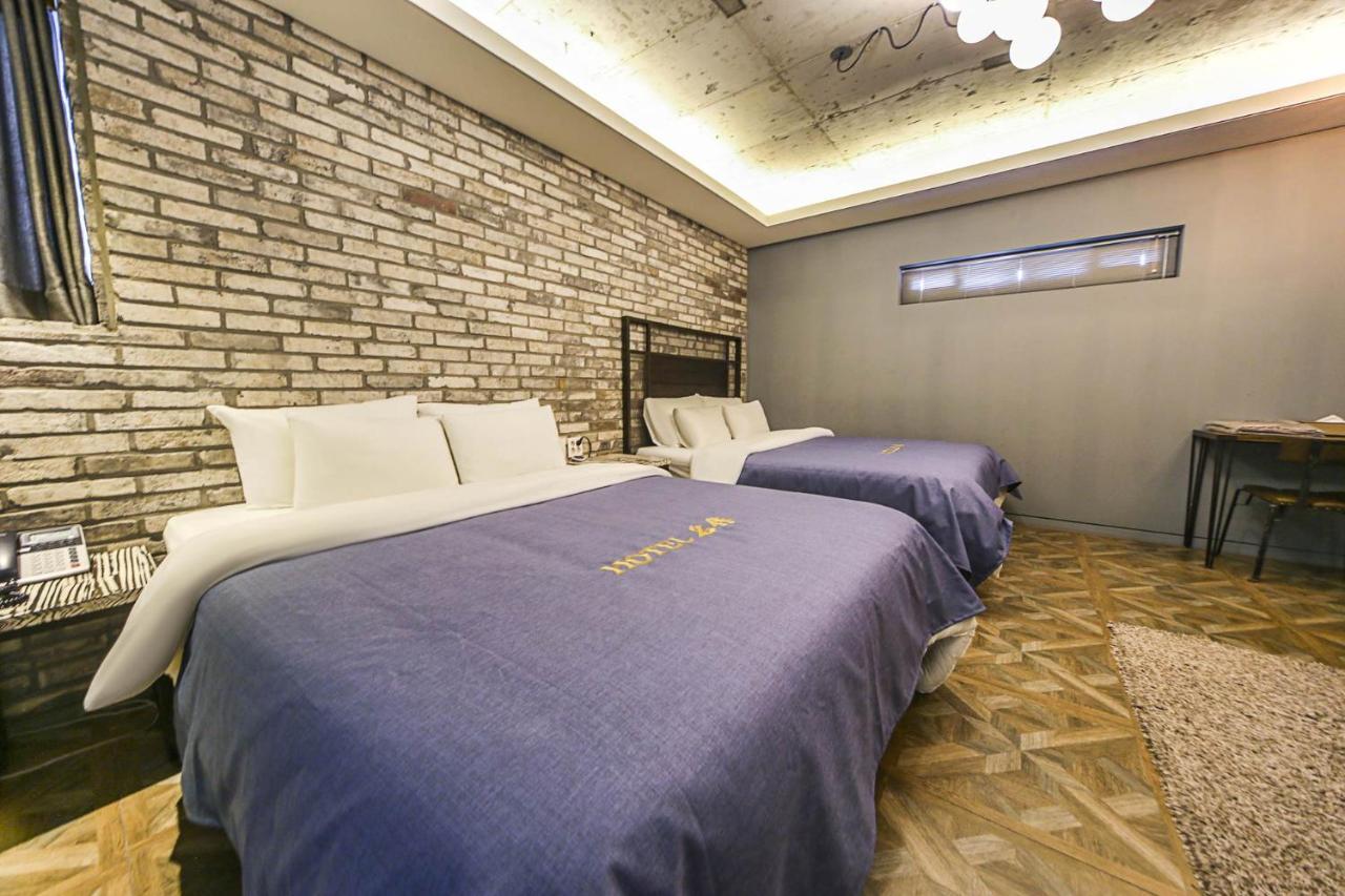 צ'ונצ'און Hotel Myeongjak מראה חיצוני תמונה