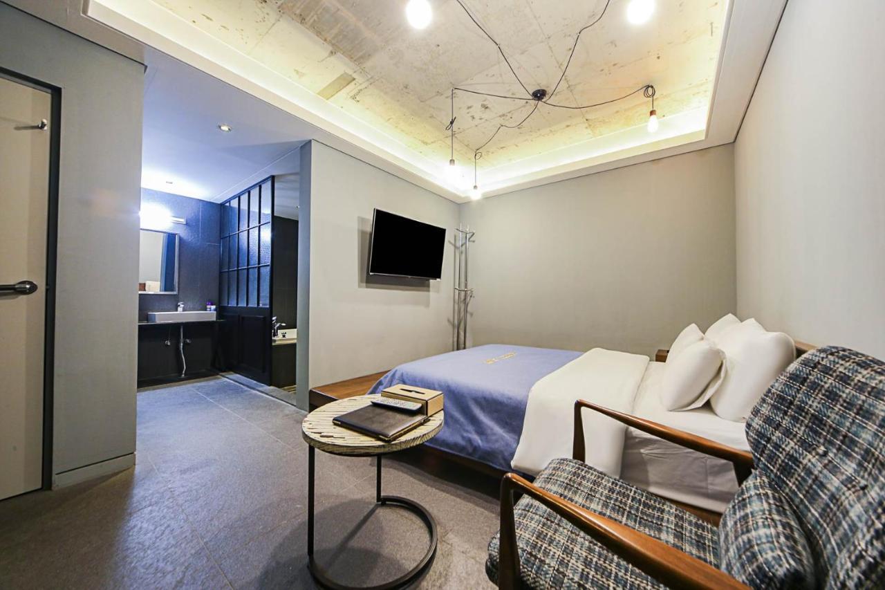 צ'ונצ'און Hotel Myeongjak מראה חיצוני תמונה