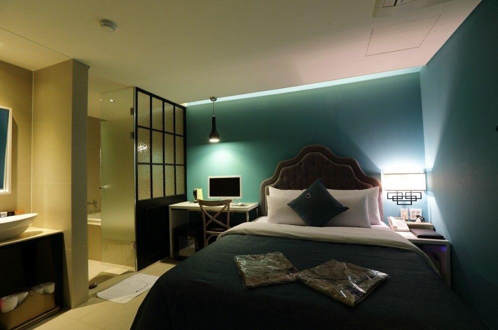 צ'ונצ'און Hotel Myeongjak מראה חיצוני תמונה