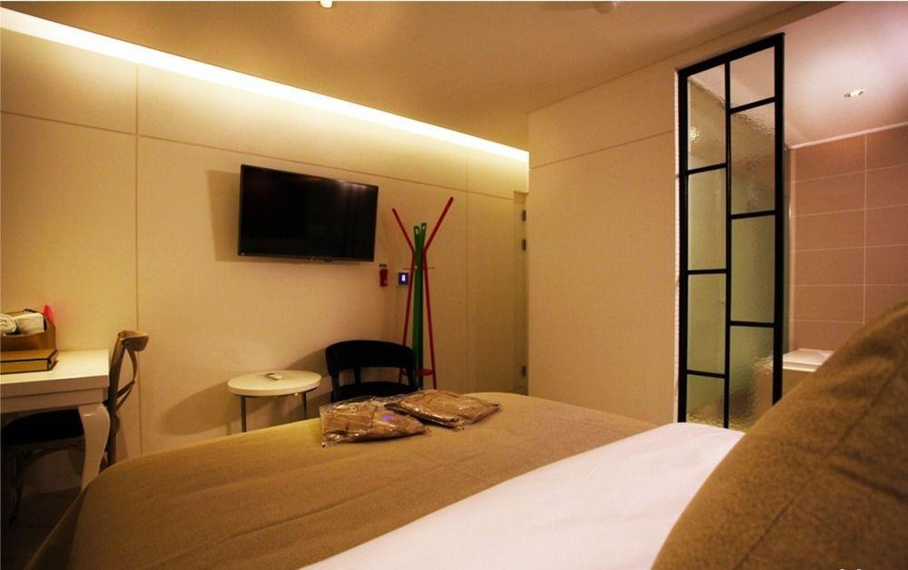 צ'ונצ'און Hotel Myeongjak מראה חיצוני תמונה