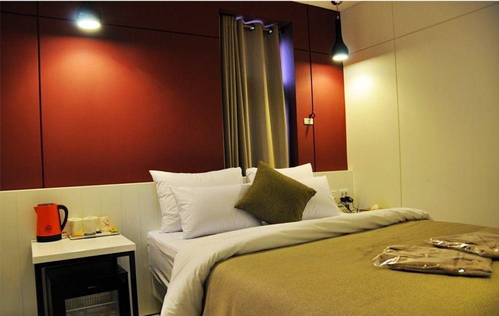צ'ונצ'און Hotel Myeongjak מראה חיצוני תמונה