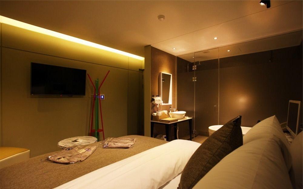 צ'ונצ'און Hotel Myeongjak מראה חיצוני תמונה