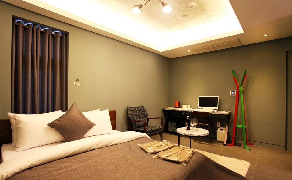 צ'ונצ'און Hotel Myeongjak מראה חיצוני תמונה