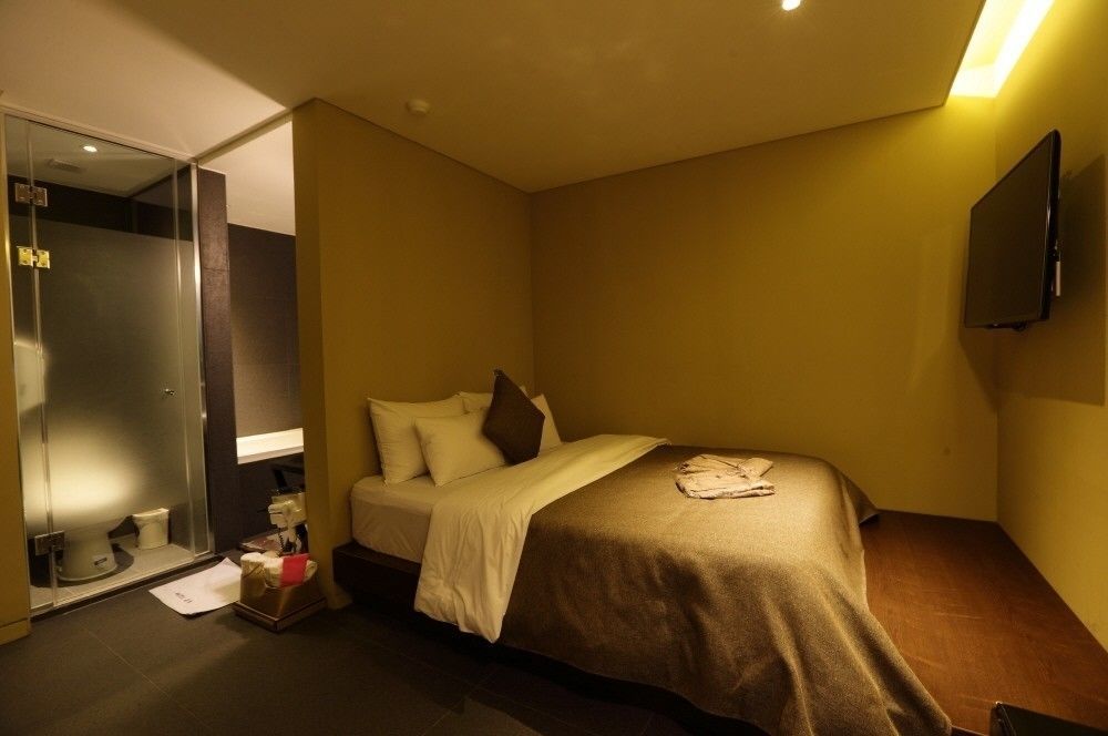 צ'ונצ'און Hotel Myeongjak מראה חיצוני תמונה